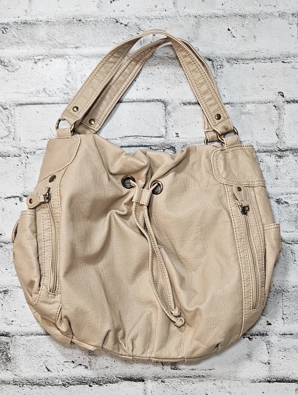 Bueno Beige Drawstring Hobo Bag Large Shoulder Purse Multiple Pockets